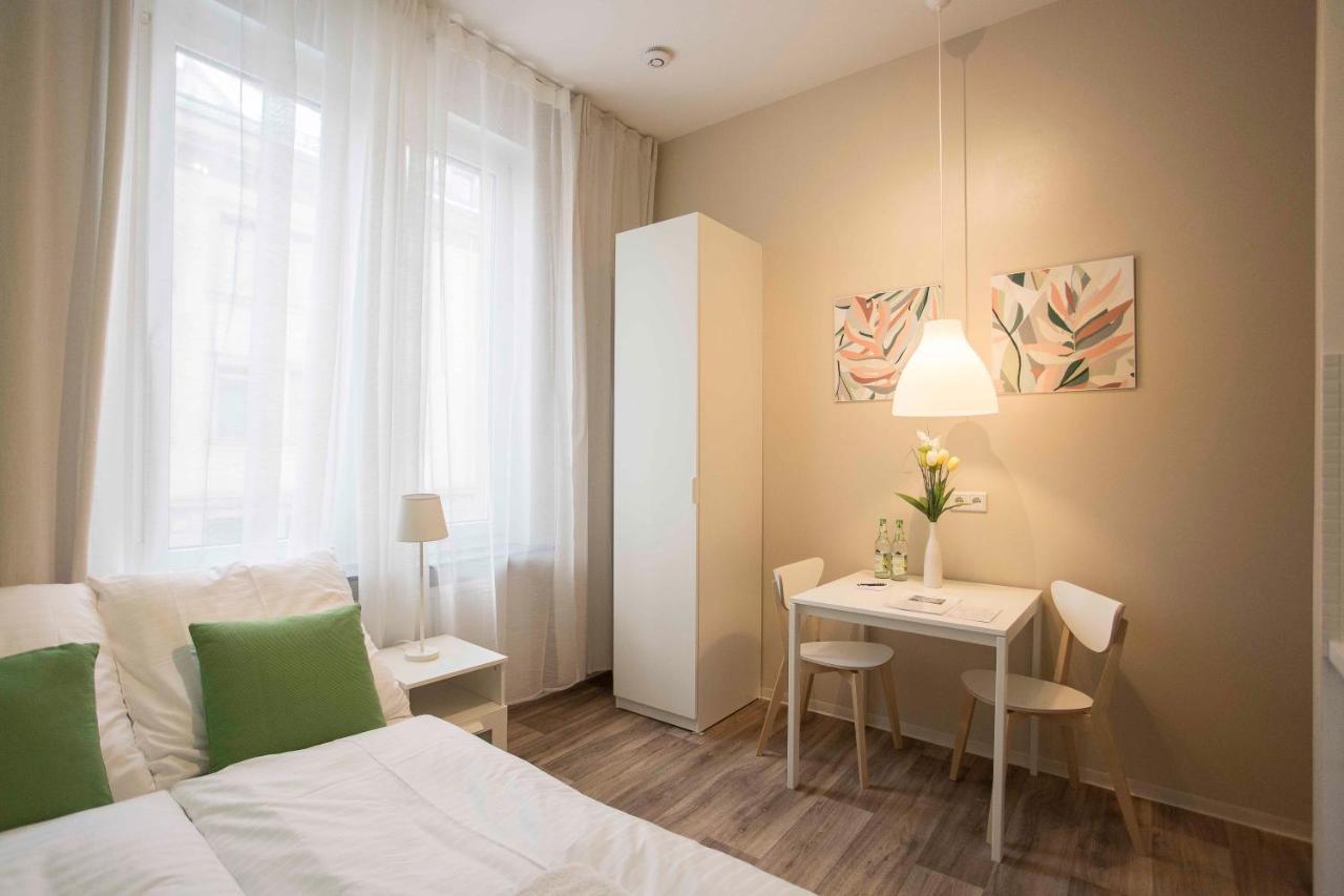 Guesthouse Koehn51, Zentral Gelegene, Stilvoll Eingerichtete Zimmer Mit Eigener Teekueche Neurenberg Buitenkant foto
