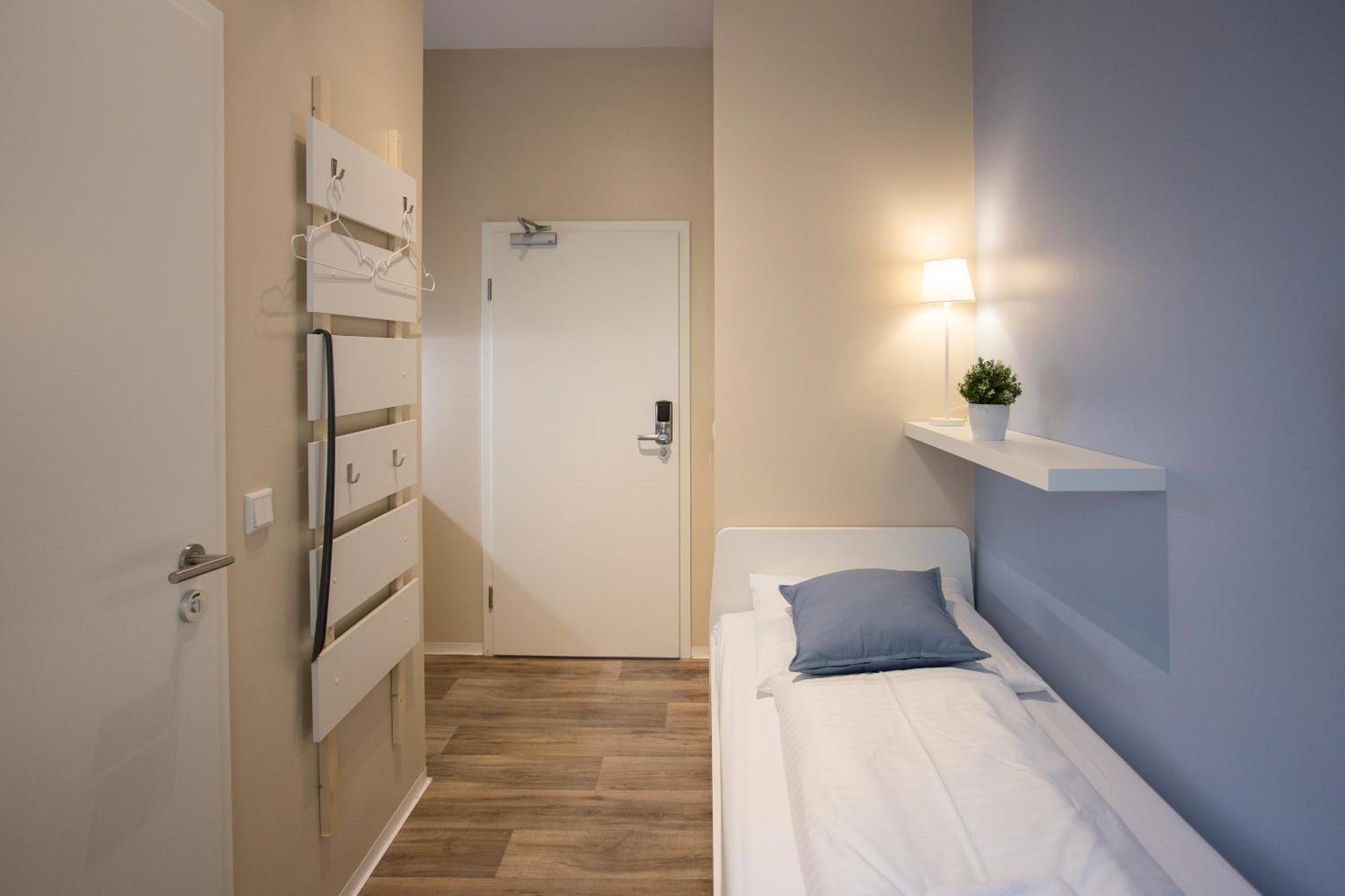 Guesthouse Koehn51, Zentral Gelegene, Stilvoll Eingerichtete Zimmer Mit Eigener Teekueche Neurenberg Buitenkant foto